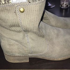 Women’s boots